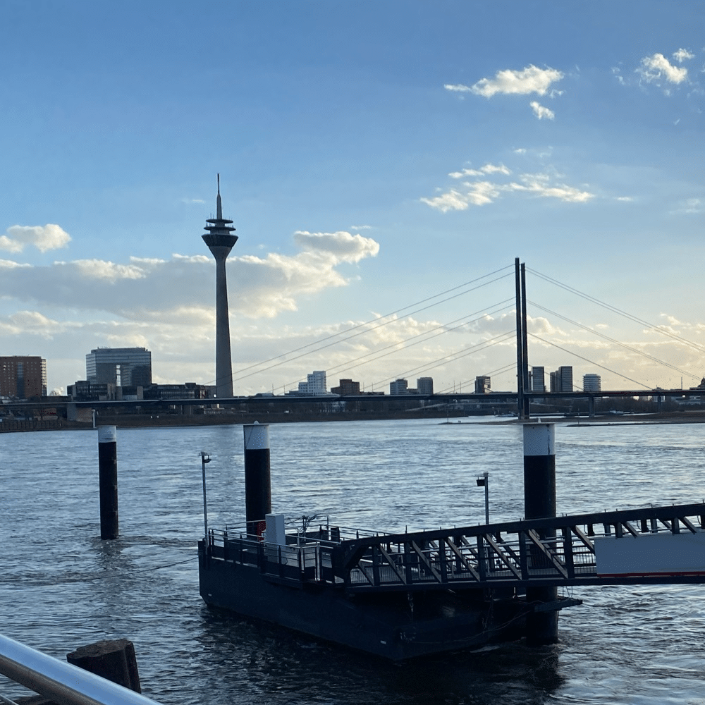 Düsseldorf Skyline am Rhein